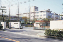 第三中学校